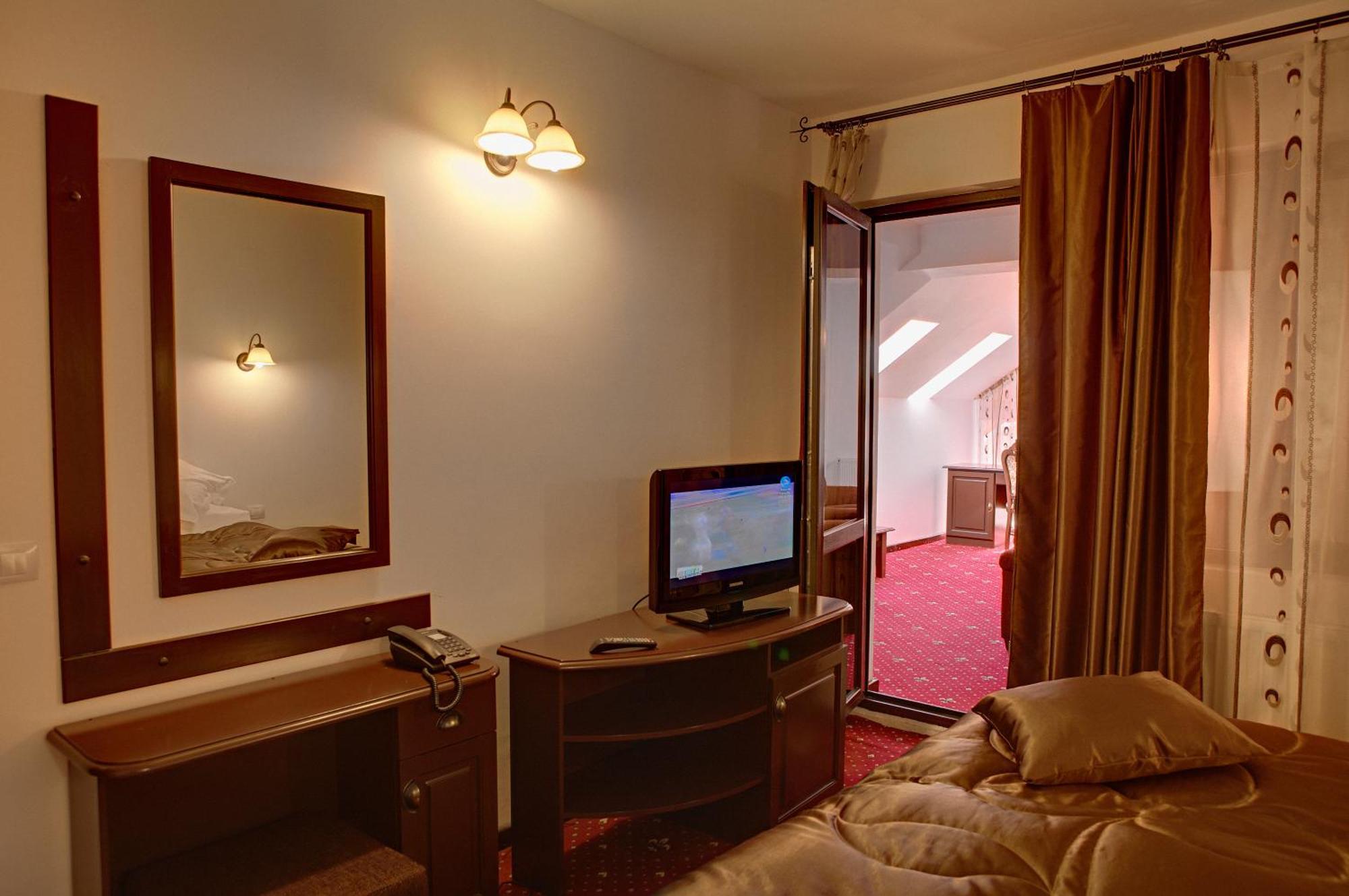 Hotel Bistrita Дурау Номер фото